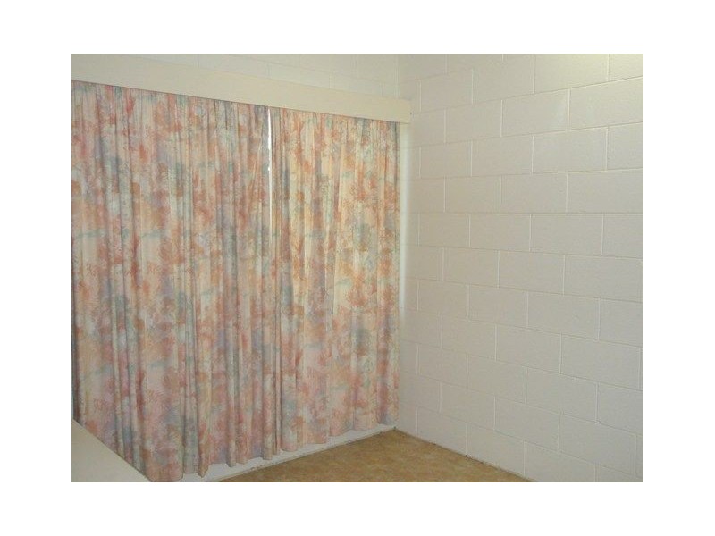 2/49 Sims Esplanade, Yorkeys Knob QLD 4878