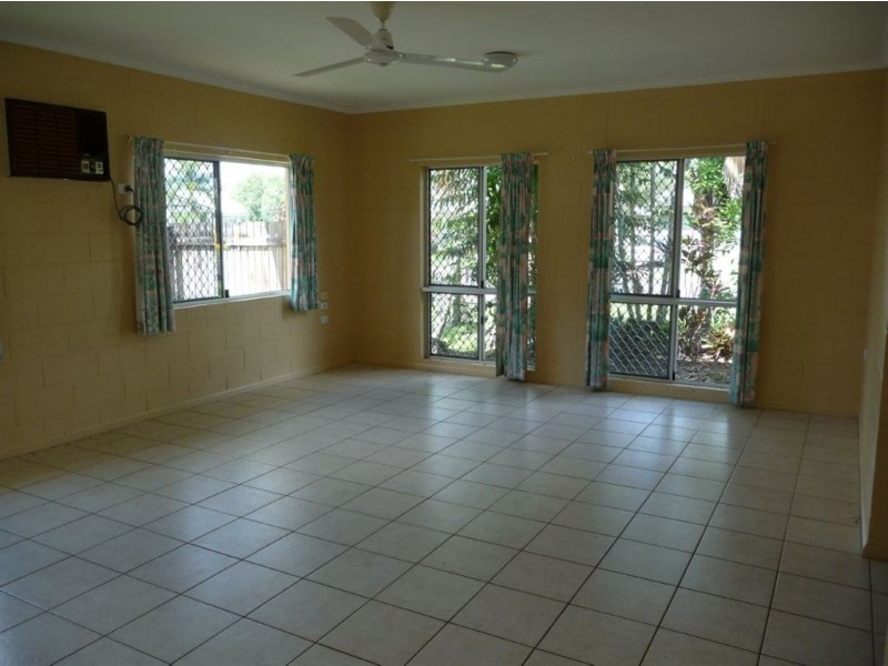 8 Bounty Close, Bentley Park QLD 4869