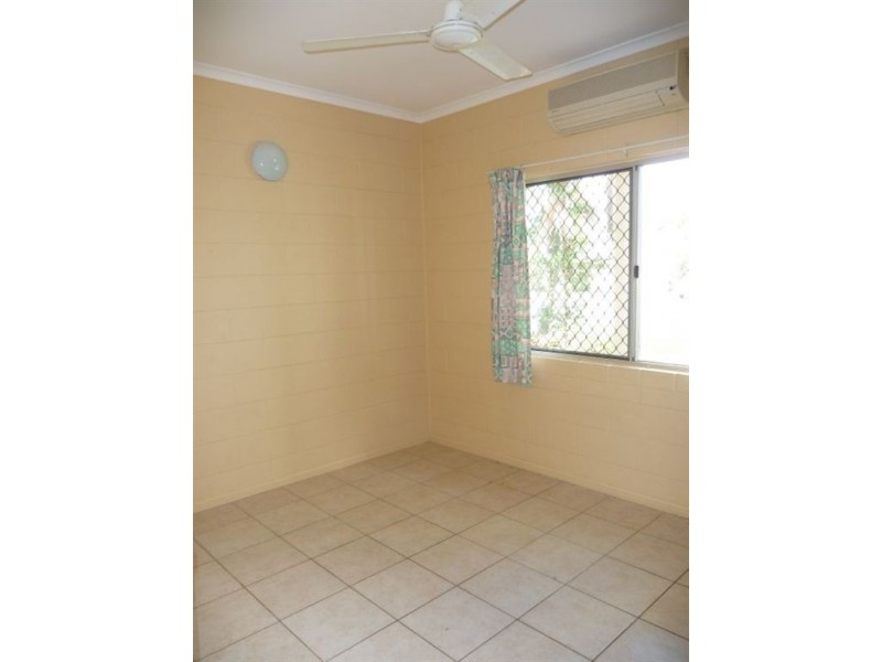 8 Bounty Close, Bentley Park QLD 4869