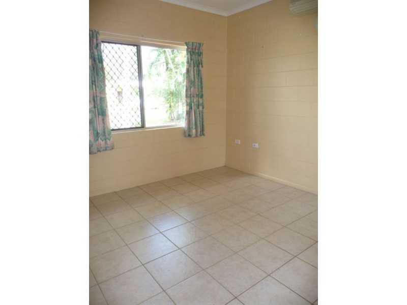 8 Bounty Close, Bentley Park QLD 4869