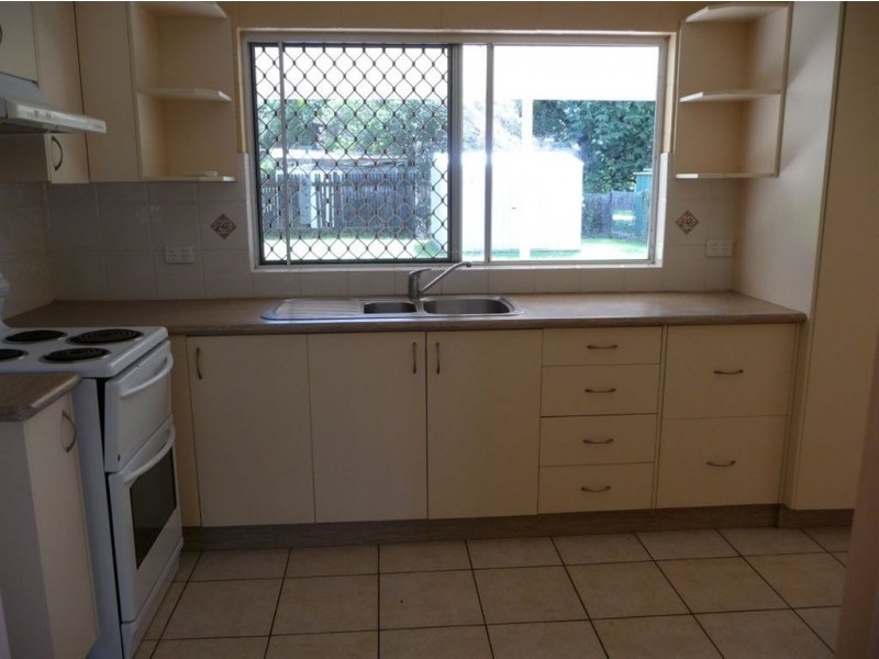 8 Bounty Close, Bentley Park QLD 4869