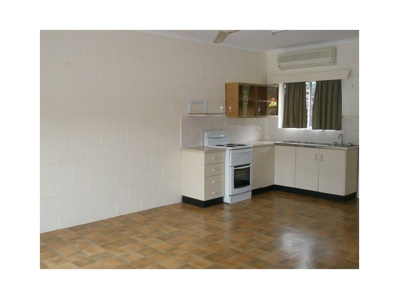 2/49 Sims Esplanade, Yorkeys Knob QLD 4878