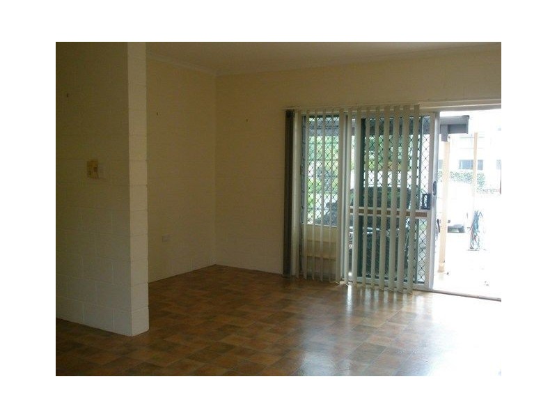 2/49 Sims Esplanade, Yorkeys Knob QLD 4878