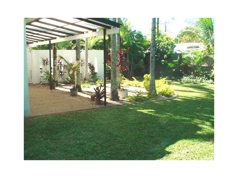 25 Kavieng, Trinity Beach QLD 4879