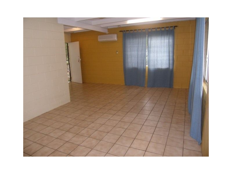 1/118 Wistaria Street, Holloways Beach QLD 4878