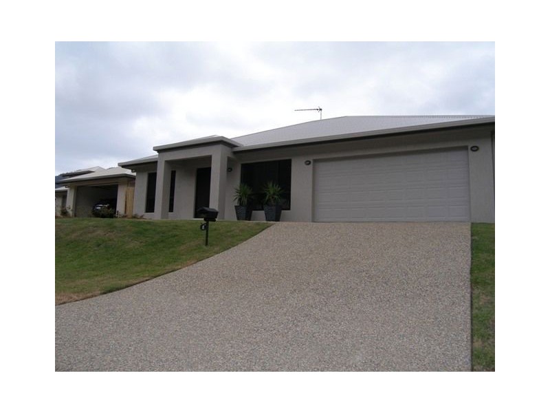 3 Chandra Close, Redlynch QLD 4870