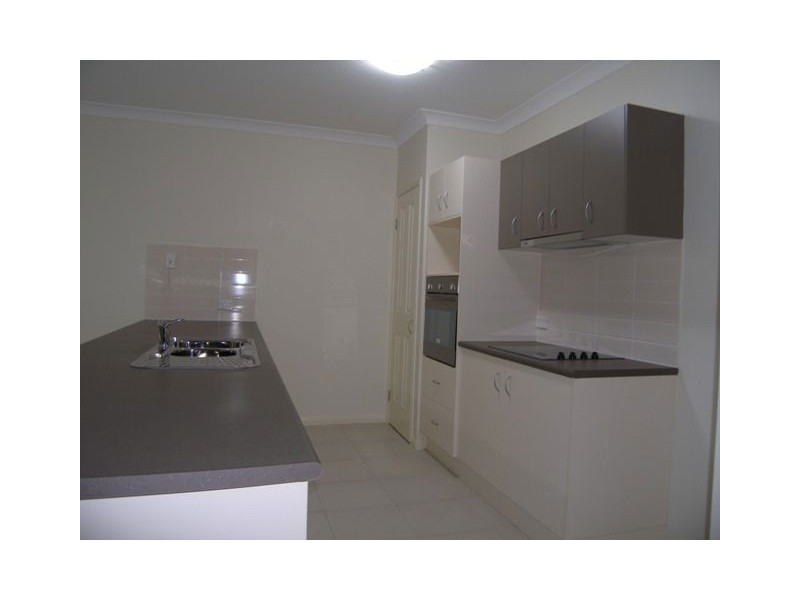 3 Chandra Close, Redlynch QLD 4870