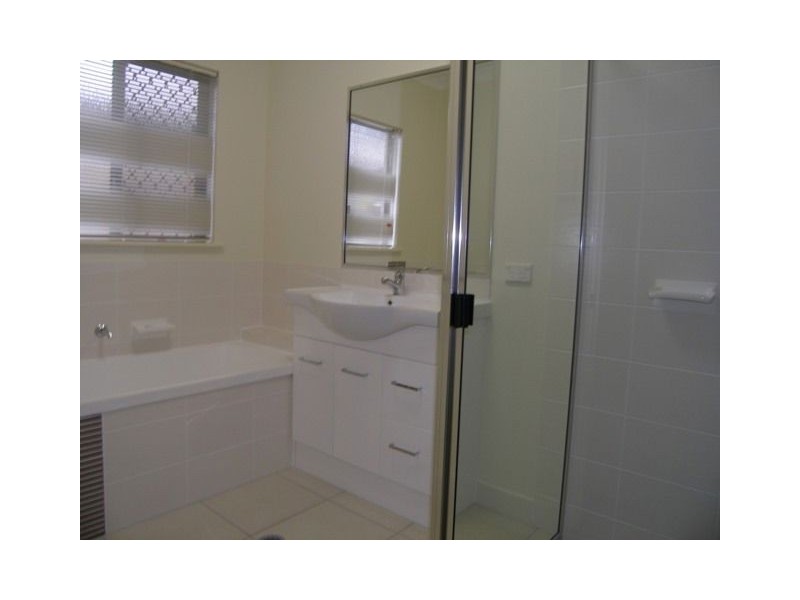 3 Chandra Close, Redlynch QLD 4870