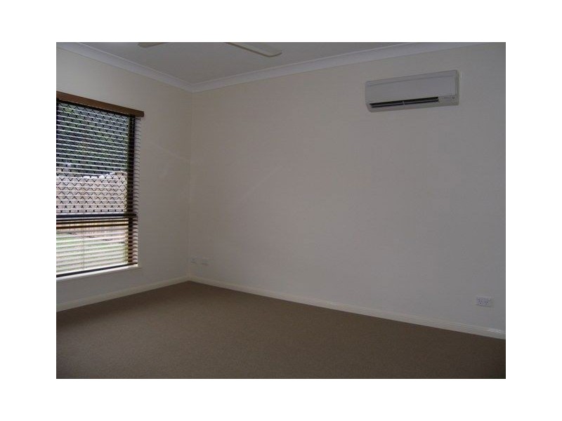 3 Chandra Close, Redlynch QLD 4870