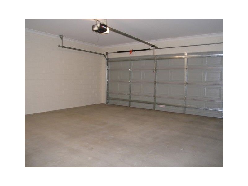 3 Chandra Close, Redlynch QLD 4870