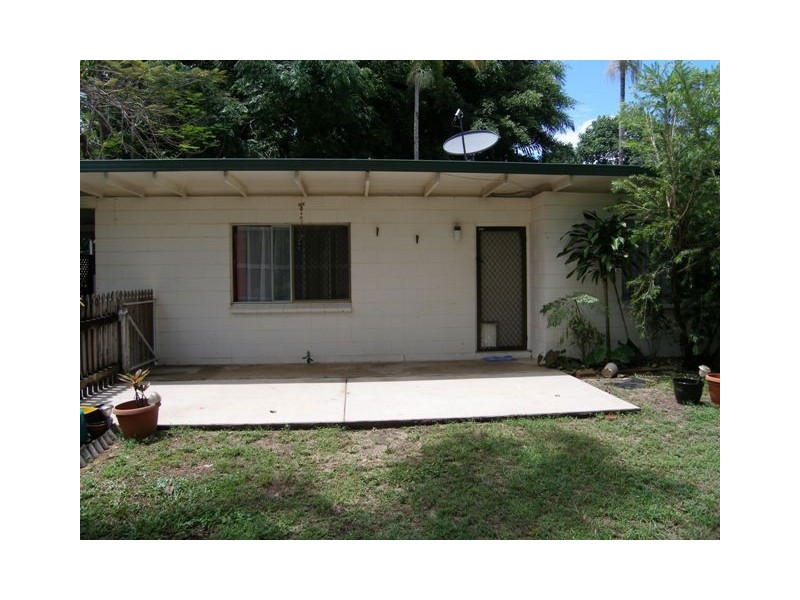 2/118 Wistaria Street, Holloways Beach QLD 4878