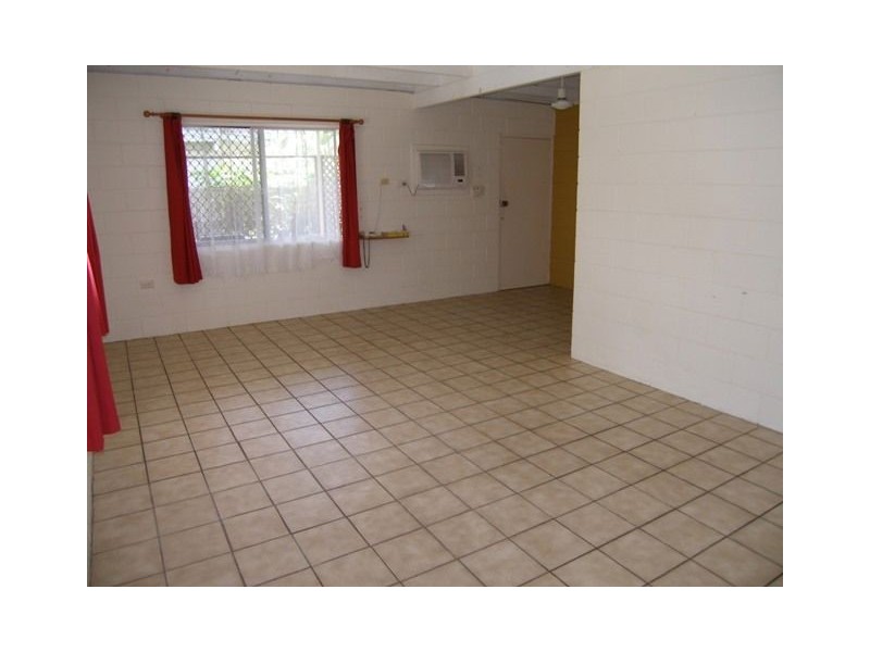 2/118 Wistaria Street, Holloways Beach QLD 4878