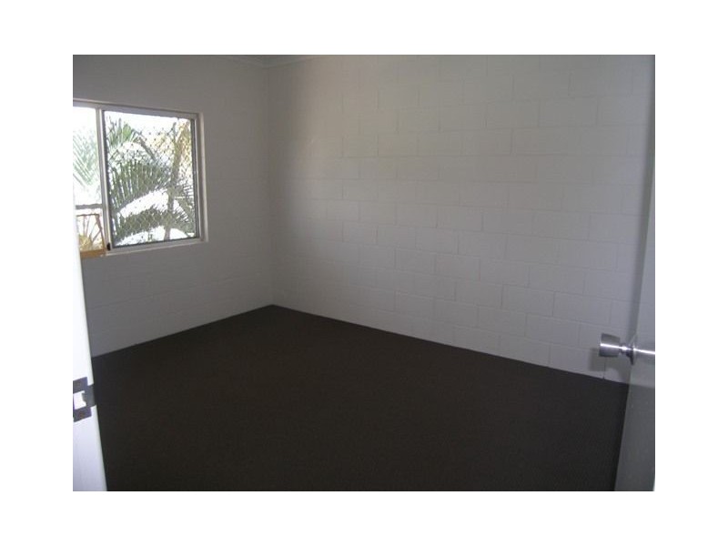 8/16 Robert, Bentley Park QLD 4869