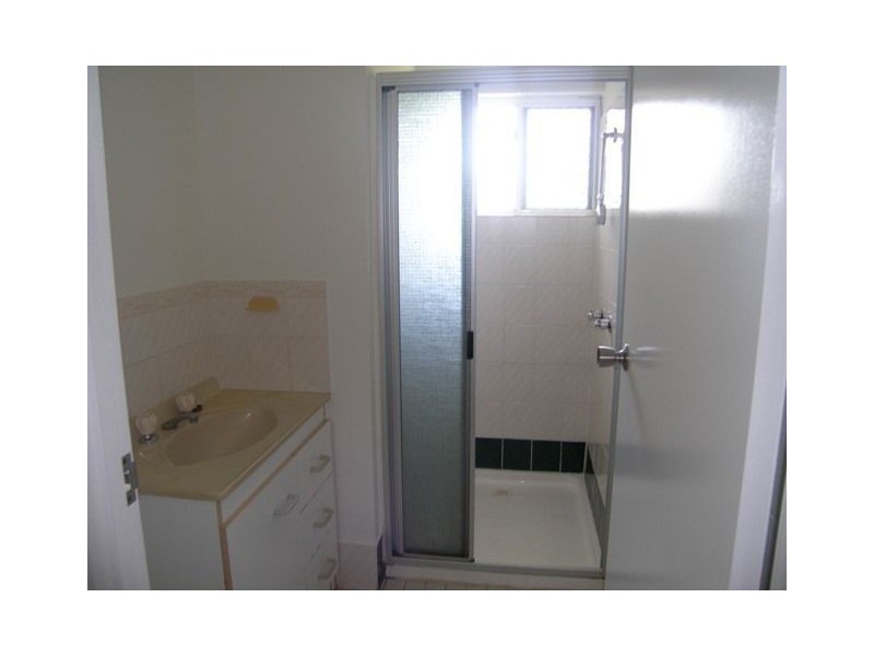 8/16 Robert, Bentley Park QLD 4869