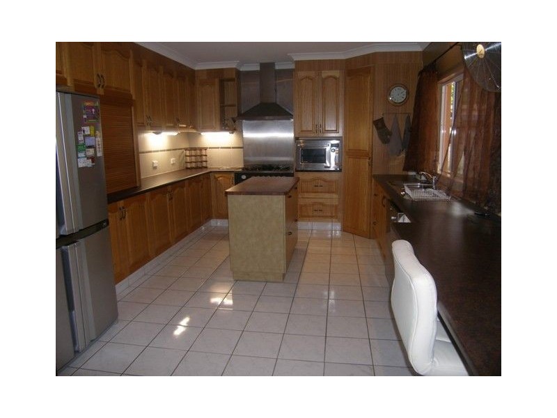 8 Tuffley, Kanimbla QLD 4870