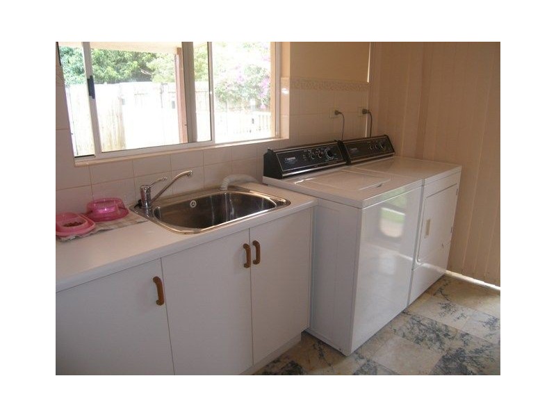 8 Tuffley, Kanimbla QLD 4870