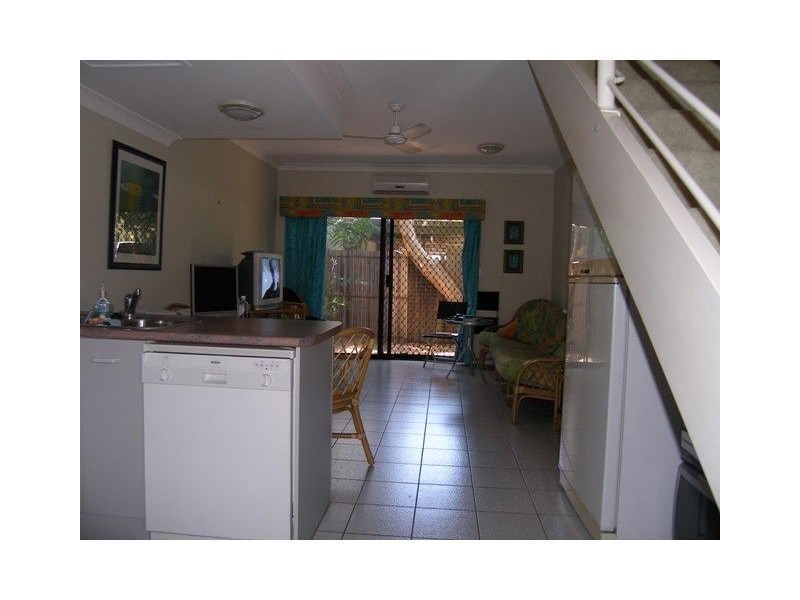 1/21 Hibiscus Lane, Holloways Beach QLD 4878