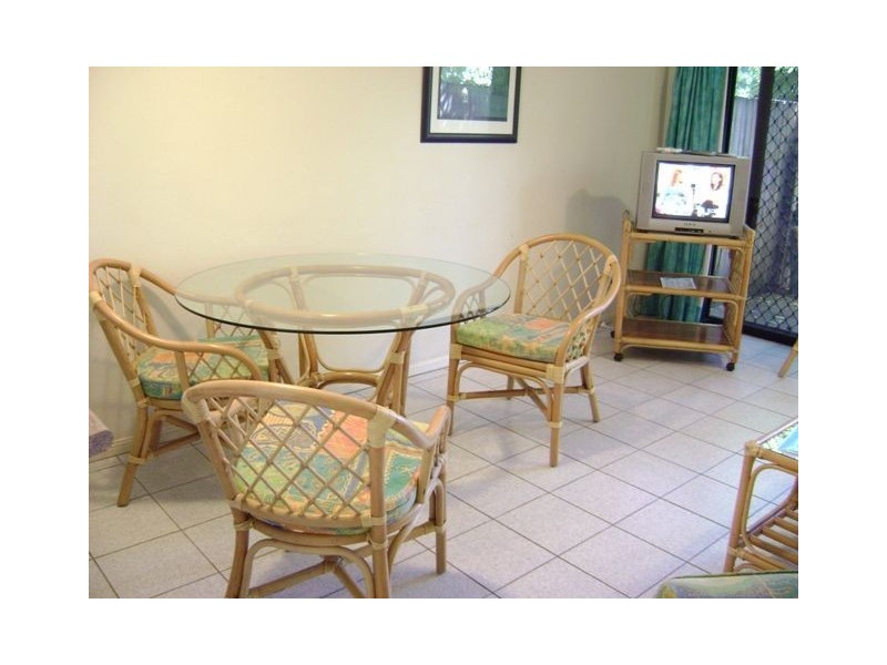 1/21 Hibiscus Lane, Holloways Beach QLD 4878