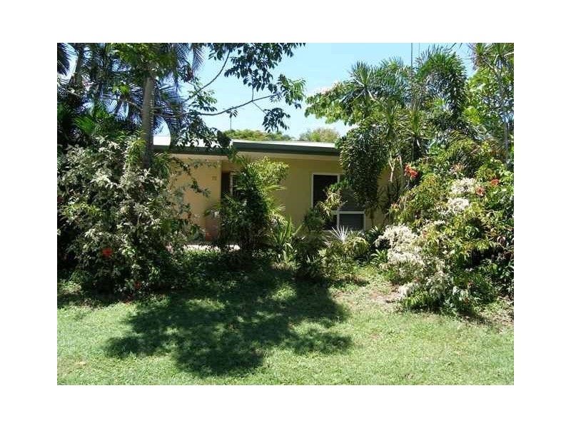 72 Baronia Crescent, Holloways Beach QLD 4878