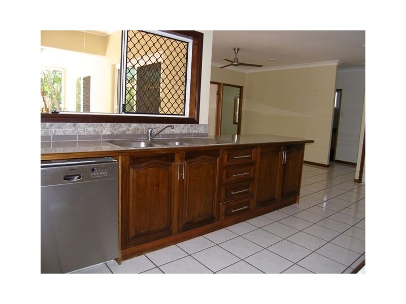 72 Baronia Crescent, Holloways Beach QLD 4878