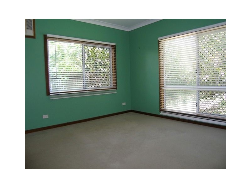 72 Baronia Crescent, Holloways Beach QLD 4878