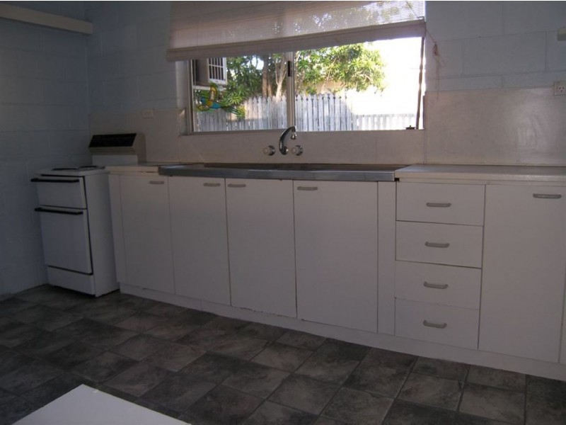 37A Tamarind Street, Holloways Beach QLD 4878