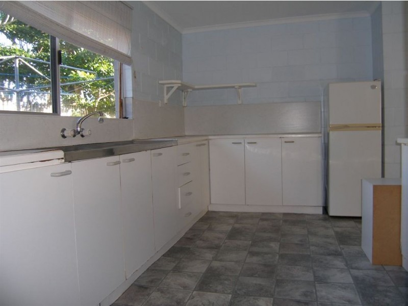 37A Tamarind Street, Holloways Beach QLD 4878