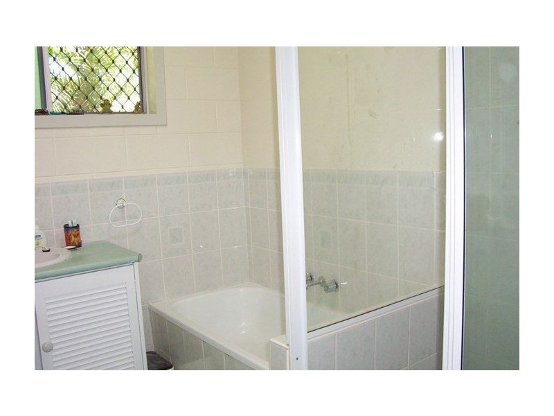 33 Tamarind Street, Holloways Beach QLD 4878