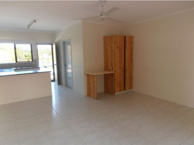 10/20-24 Palm Street, Holloways Beach QLD 4878