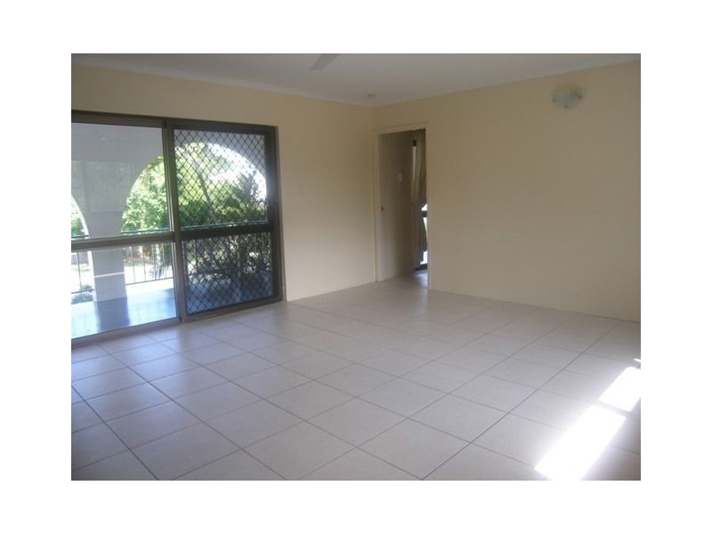 2 Monica Close, Holloways Beach QLD 4878
