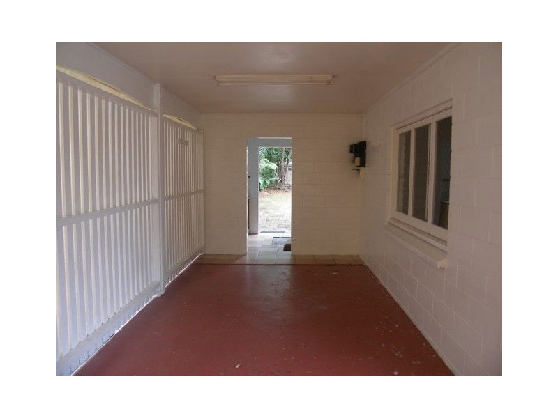 6 Granadilla Street, Holloways Beach QLD 4878
