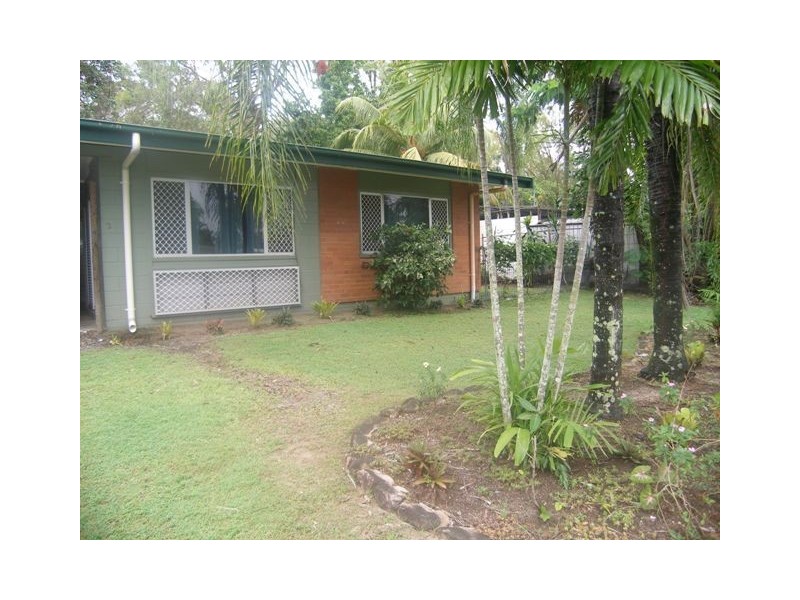 2/1 Canna Street, Holloways Beach QLD 4878