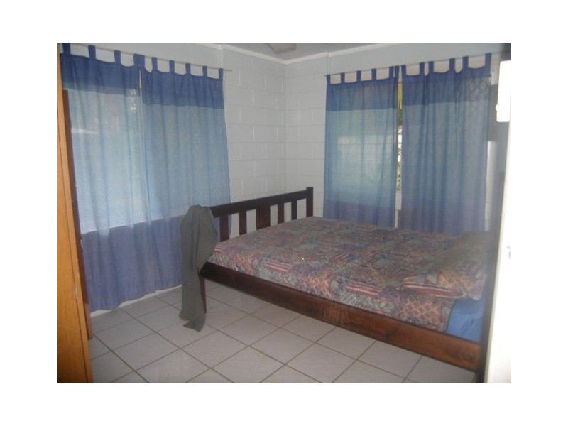 2/1 Canna Street, Holloways Beach QLD 4878