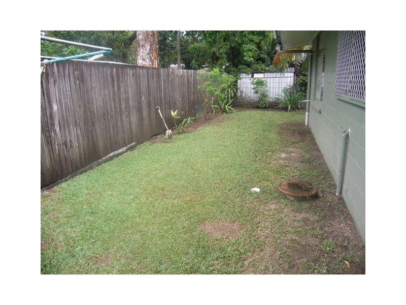 2/1 Canna Street, Holloways Beach QLD 4878