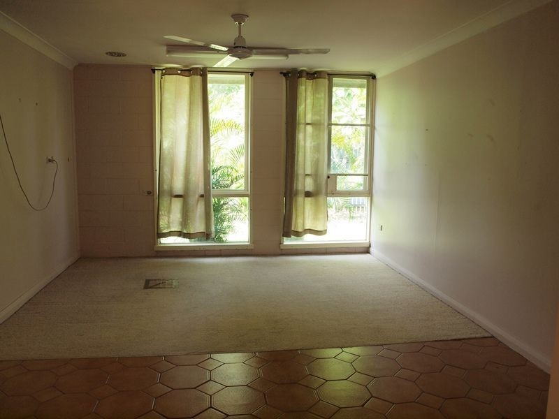 Holloways Beach QLD 4878