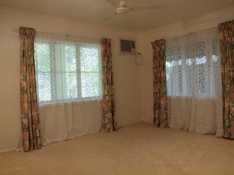 Holloways Beach QLD 4878