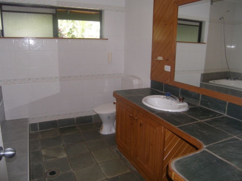 40 Maple Street, Holloways Beach QLD 4878