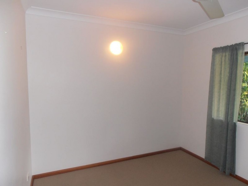 40 Maple Street, Holloways Beach QLD 4878