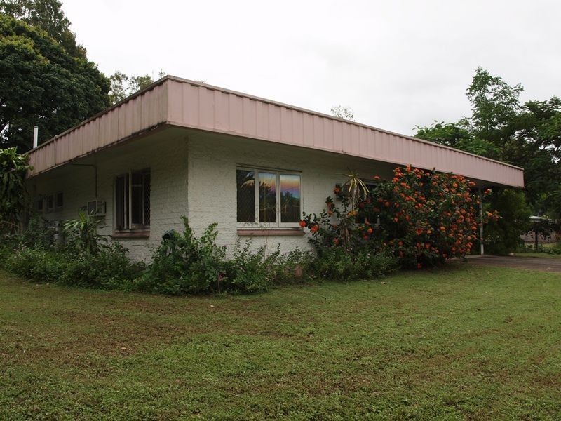 21 Oak Street, Holloways Beach QLD 4878