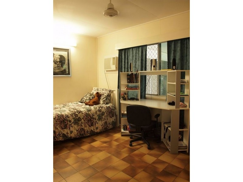 21 Oak Street, Holloways Beach QLD 4878