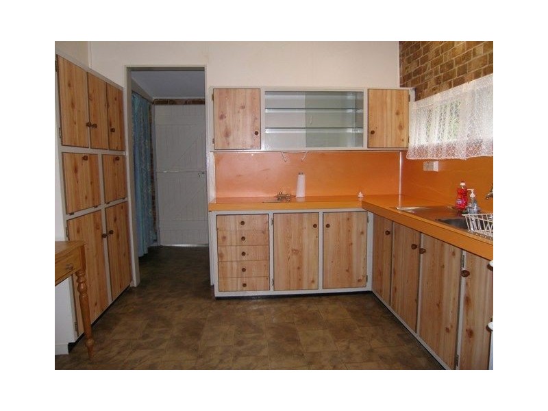 16 Christensen Street, Machans Beach QLD 4878