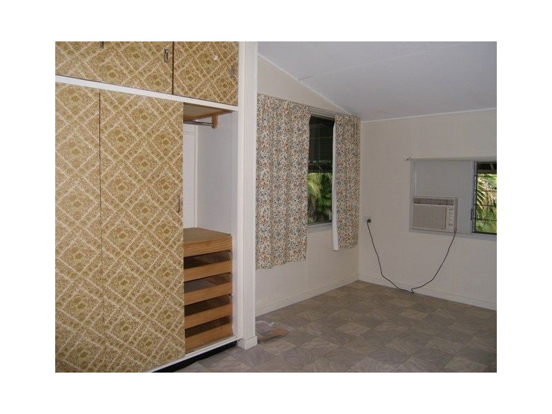 16 Christensen Street, Machans Beach QLD 4878