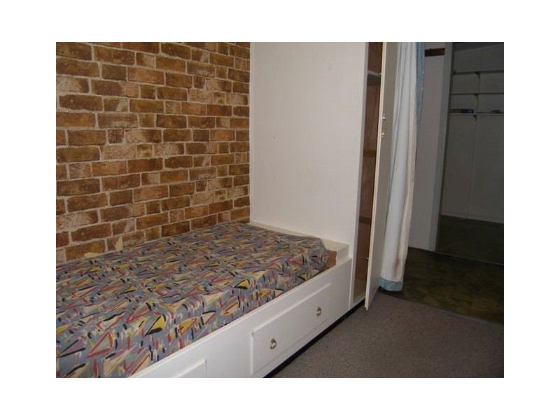 16 Christensen Street, Machans Beach QLD 4878