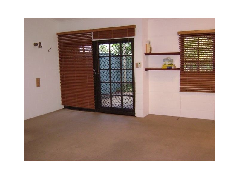 12/25-31 Hibiscus Lane, Holloways Beach QLD 4878