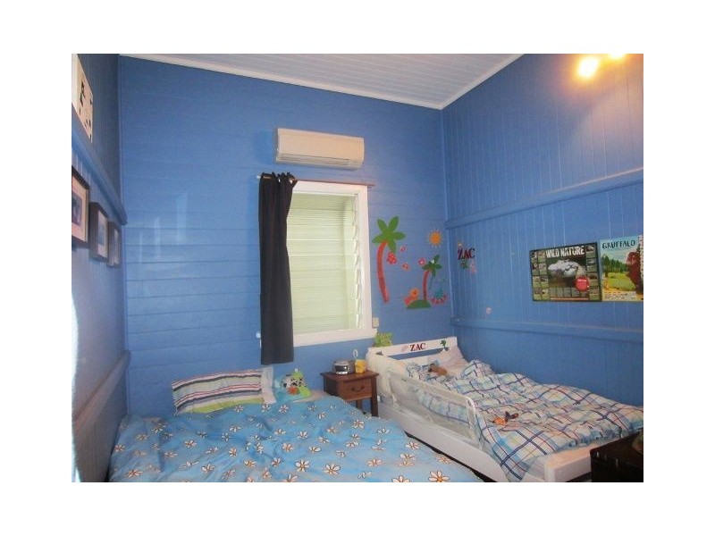 76 Cairns, Cairns North QLD 4870