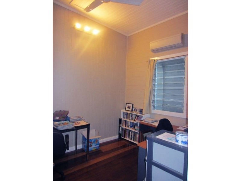 76 Cairns, Cairns North QLD 4870