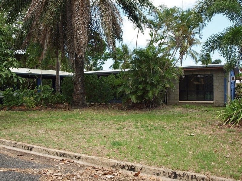 Holloways Beach QLD 4878