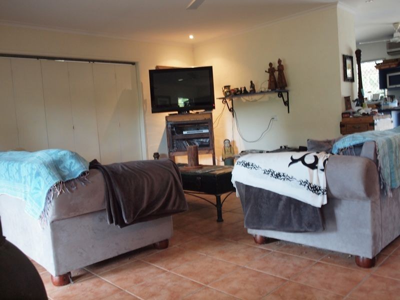 Holloways Beach QLD 4878