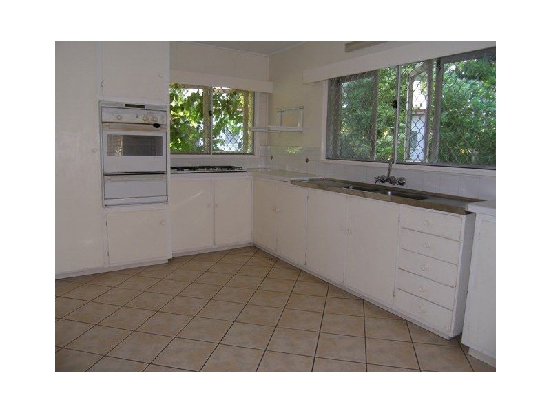 21 Oak Street, Holloways Beach QLD 4878