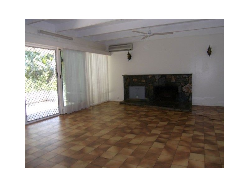 21 Oak Street, Holloways Beach QLD 4878